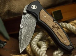 Tirpitz-Damast><noscript><img width=