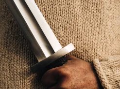 Viking's Sword><noscript><img width=